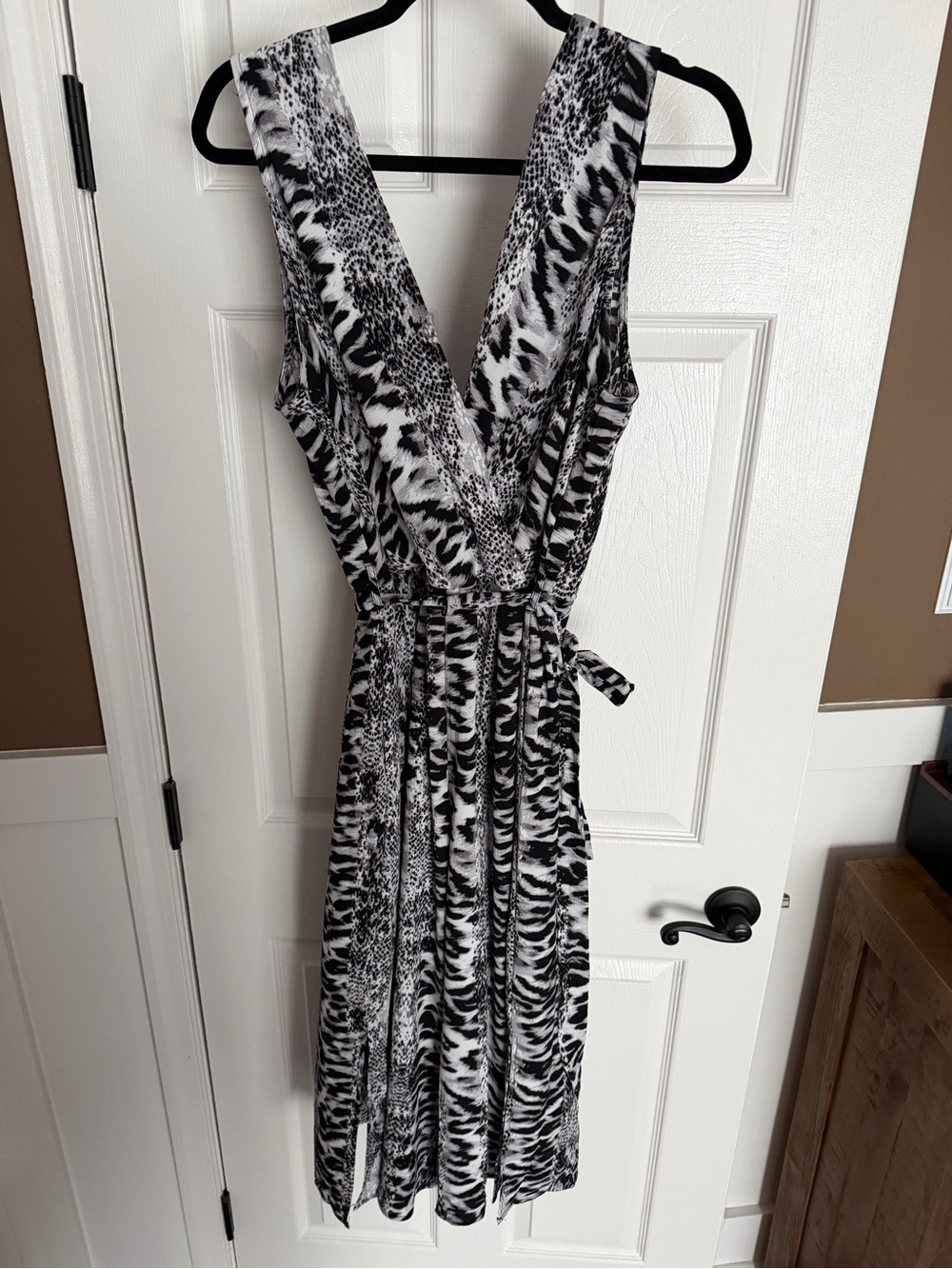 Sleeveless V-Neck Black & White Animal Print jumpsuit